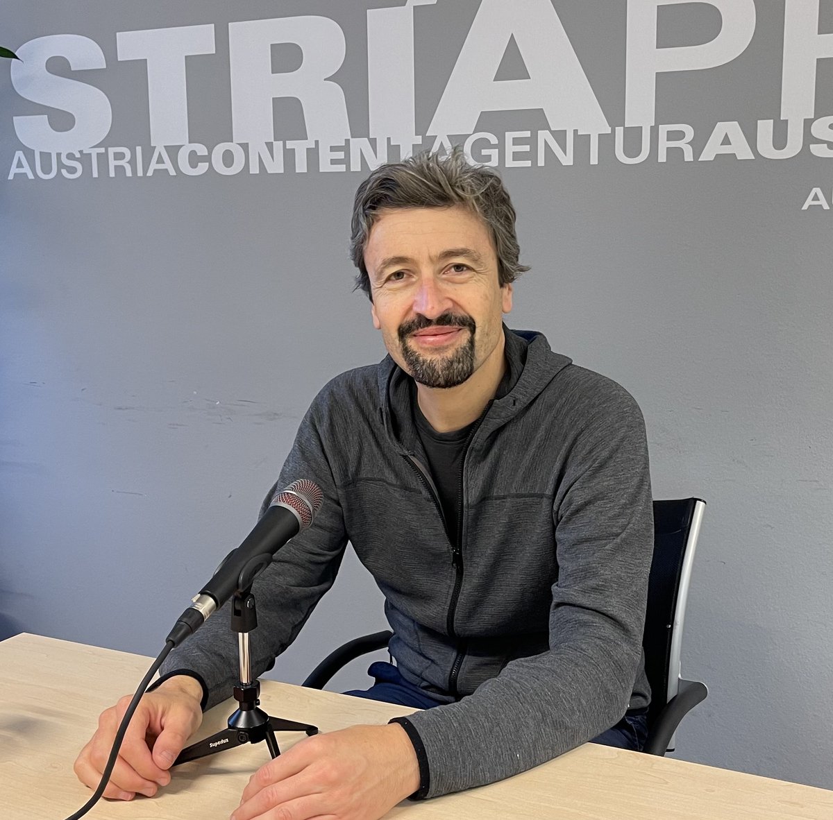 Neue #Podcast-Folge von #NerdsMitAuftrag! 🎧 <a href="/cfrauenberger/">Chris Frauenberger / @cfrauenberger@hci.social</a> ist Professor für Human-Computer-Interaction an der Uni Salzburg und stellt in Frage, ob wir uns der #Digitalisierung wirklich völlig ausliefern müssen science.apa.at/podcast/#22 @PLUS_1622