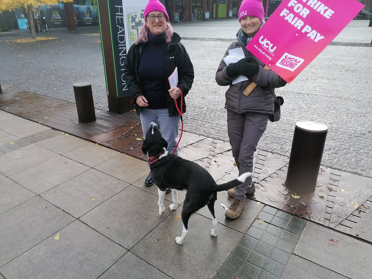 BrookesUCU's tweet photo. Some pics from Brookes picket line. #EnoughIsEnough #UCUstrike #ucuRISING #dogsonpicketlines https://t.co/bB4rAXyAIg