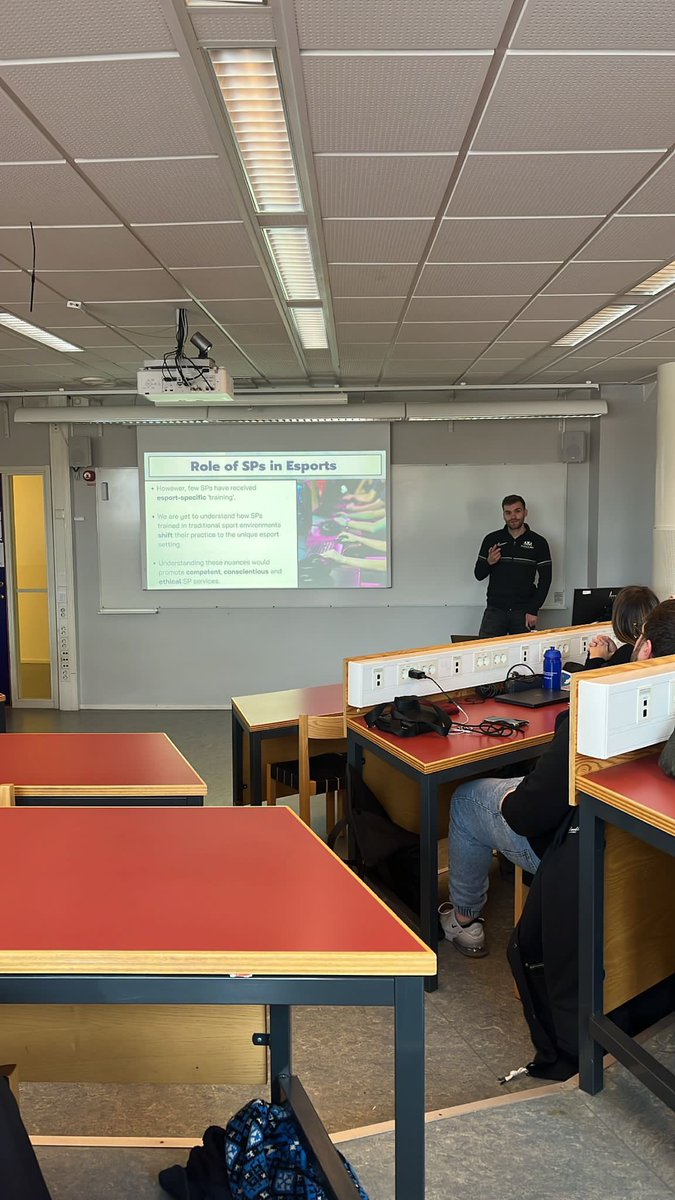 MTM_Jon's tweet photo. The @ERN_Conference is officially over🇸🇪! Great opportunity to present the research I have been working on these past months! Thank you to track chair @t0bs3 for the trust! Not over yet as @DreamHack awaits 👀🎮!! @LionscreedGG #ERN22 https://t.co/hbNV8Zp1go