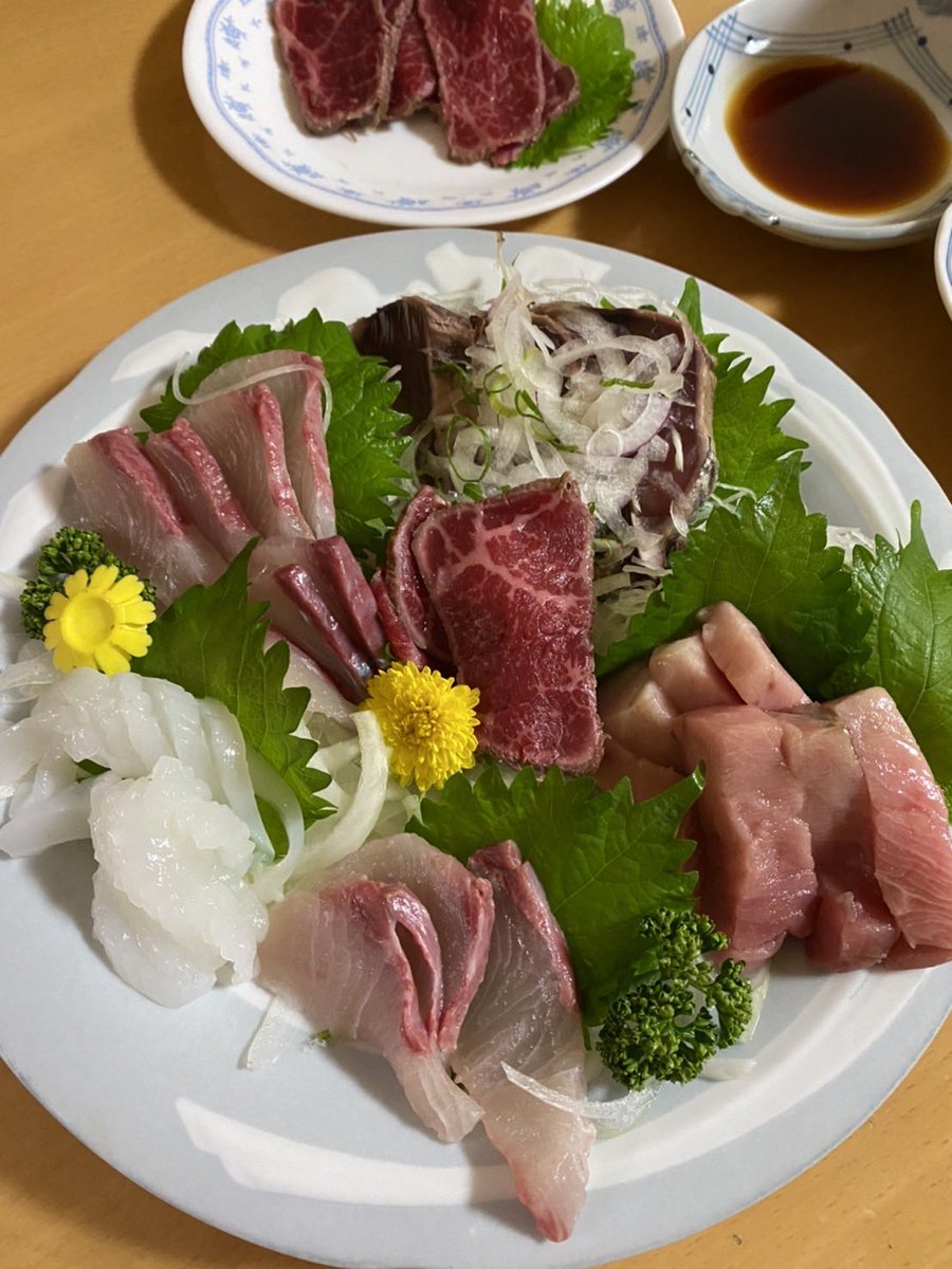 tosipeco's tweet photo. 家で飯作れぇ言われて久々
いろいろ盛りましたと。 https://t.co/RFyLP9Adl3