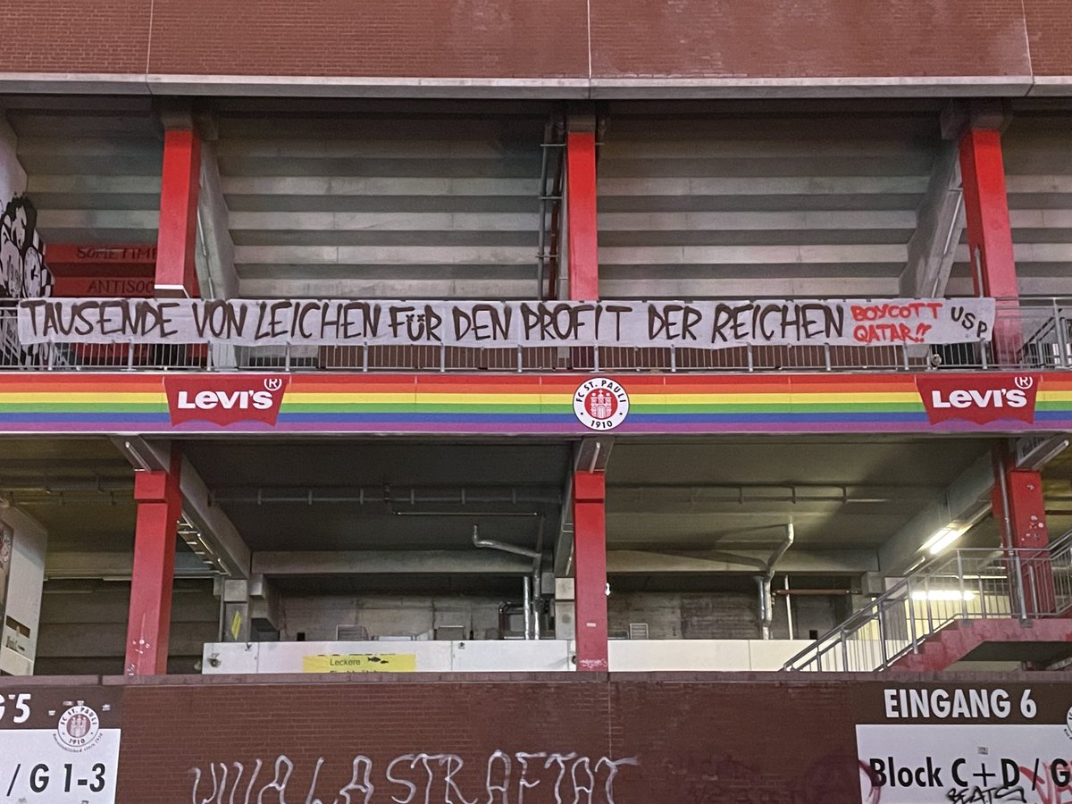 UltraFCSP2002's tweet image. "TAUSENDE VON LEICHEN FÜR DEN PROFIT DER REICHEN"

#boycottqatar2022 #wm2022 #FCSP