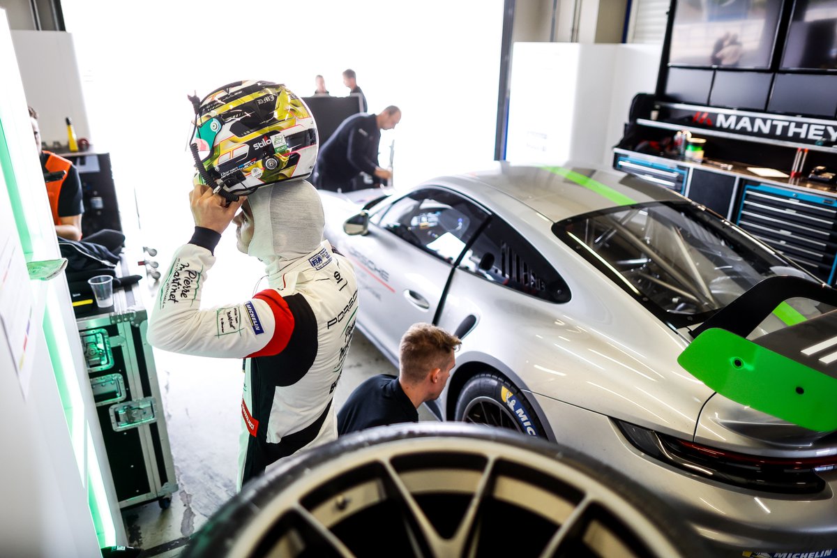 PorscheRaces's tweet photo. #PorscheJuniorShootout - The 3rd and decisive day of the #PorscheJunior evaluation @circuitodejerez has begun. Two sessions are scheduled for each of the 12 #JuniorProgramme candidates: a qualifying/warm-up and a full race simulation with the #Porsche #911GT3Cup https://t.co/3jmKkvbGDS