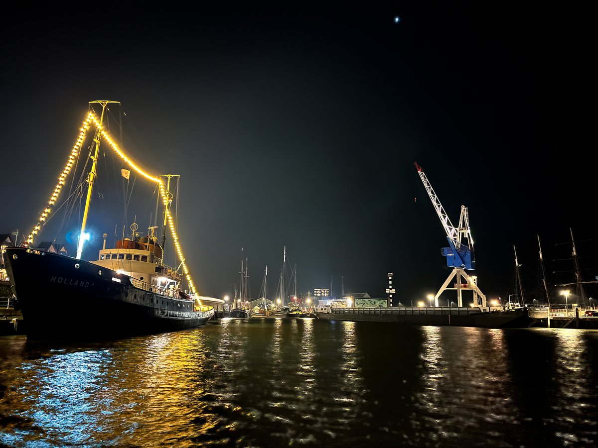 Harlingen in the picture nu bekend is dat The Passion 2023 hier wordt opgenomen. 
Wij geven alvast een indruk hoe mooi Harlingen is op een "gewone" doordeweekse woensdag...
webcam-harlingen.nl