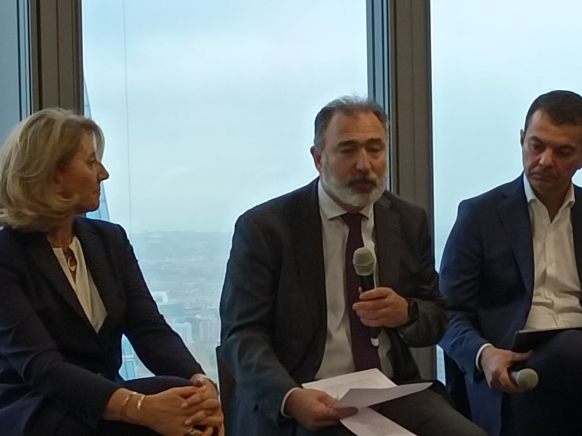 flynewsmagazine's tweet image. Jacinto Tortosa, dir gral de #Fidamc pregunta a nuestro ponentes de la jornada sobre #Perte_aeroespacial ?y después del Perte, qué? Domingo Castro de #Indra responde que el Perte debe ser un medio, no una meta. Hay que preparar el futuro del conocimiento #siemens #enaire #KPMG