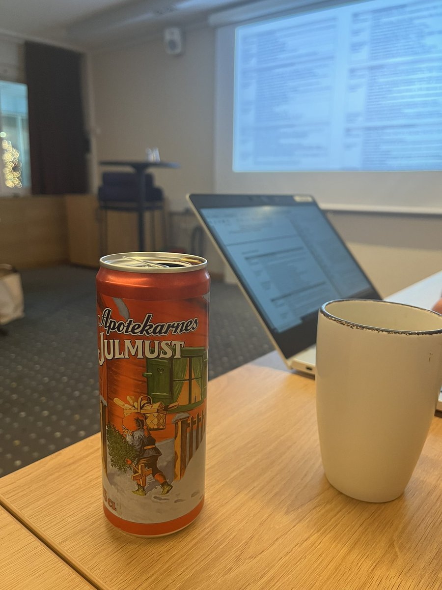 Klokken 10 i Sverige - så er der FIKA og Julmust #hejasverige 🇸🇪