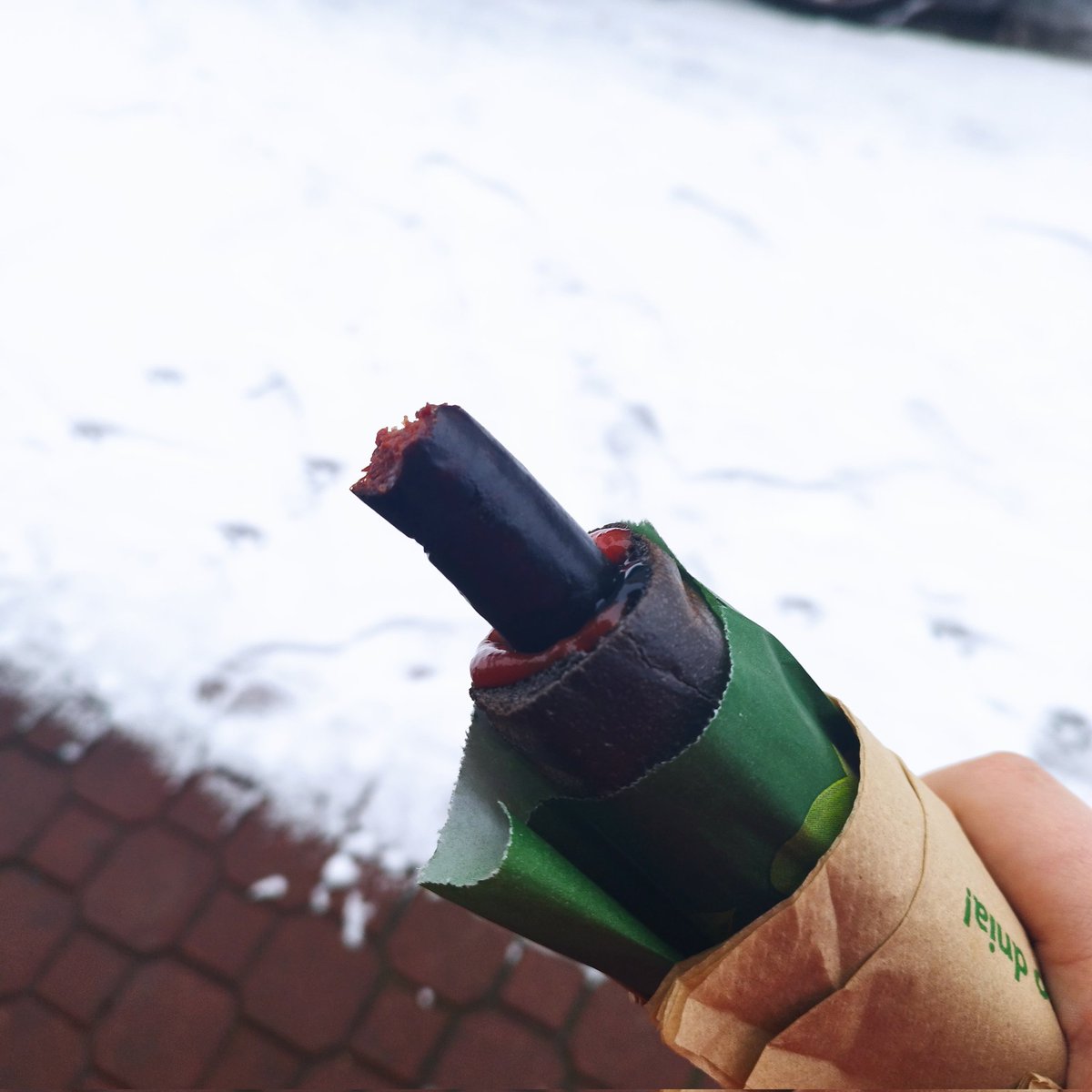 blurryCast's tweet photo. I just found password to this account 💀 could not be me. Btw new hot dog grom Żabka is good. ~ @200Bumelo https://t.co/7fp4GYkQq3