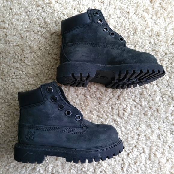 Flacalatorre's tweet photo. So good I had to share! Check out all the items I'm loving on @Poshmarkapp #poshmark #fashion #style #shopmycloset #oldgringo #timberland #michaelkors: https://t.co/8wYCaIhuzc https://t.co/IzExN9zdyb