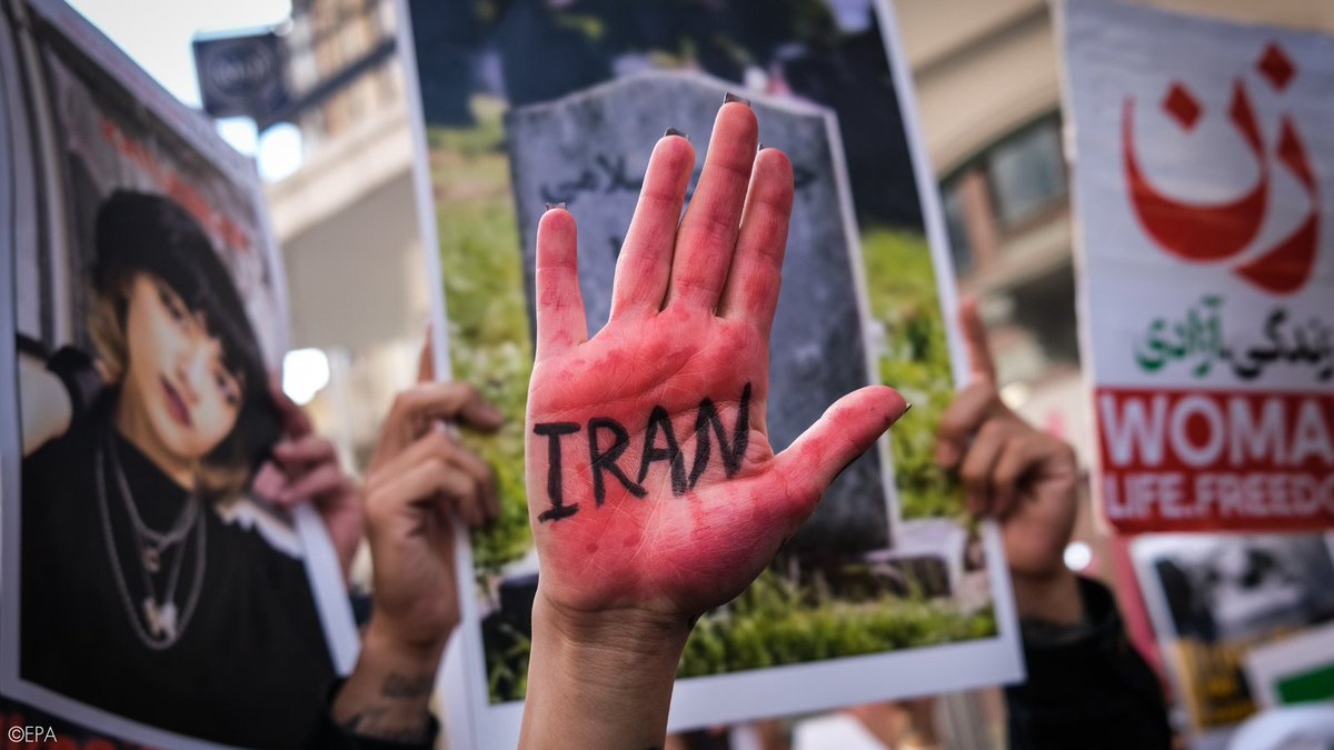UNHumanRights's tweet photo. 🇮🇷 The people of #Iran are demanding change. "The current situation is untenable," UN Human Rights Chief @volker_turk urges the Government &amp; those in power to listen and accept the legitimacy of those calling for different visions of society: https://t.co/VTCBq8ju7t #SS35 https://t.co/BpY3ow9HTf
