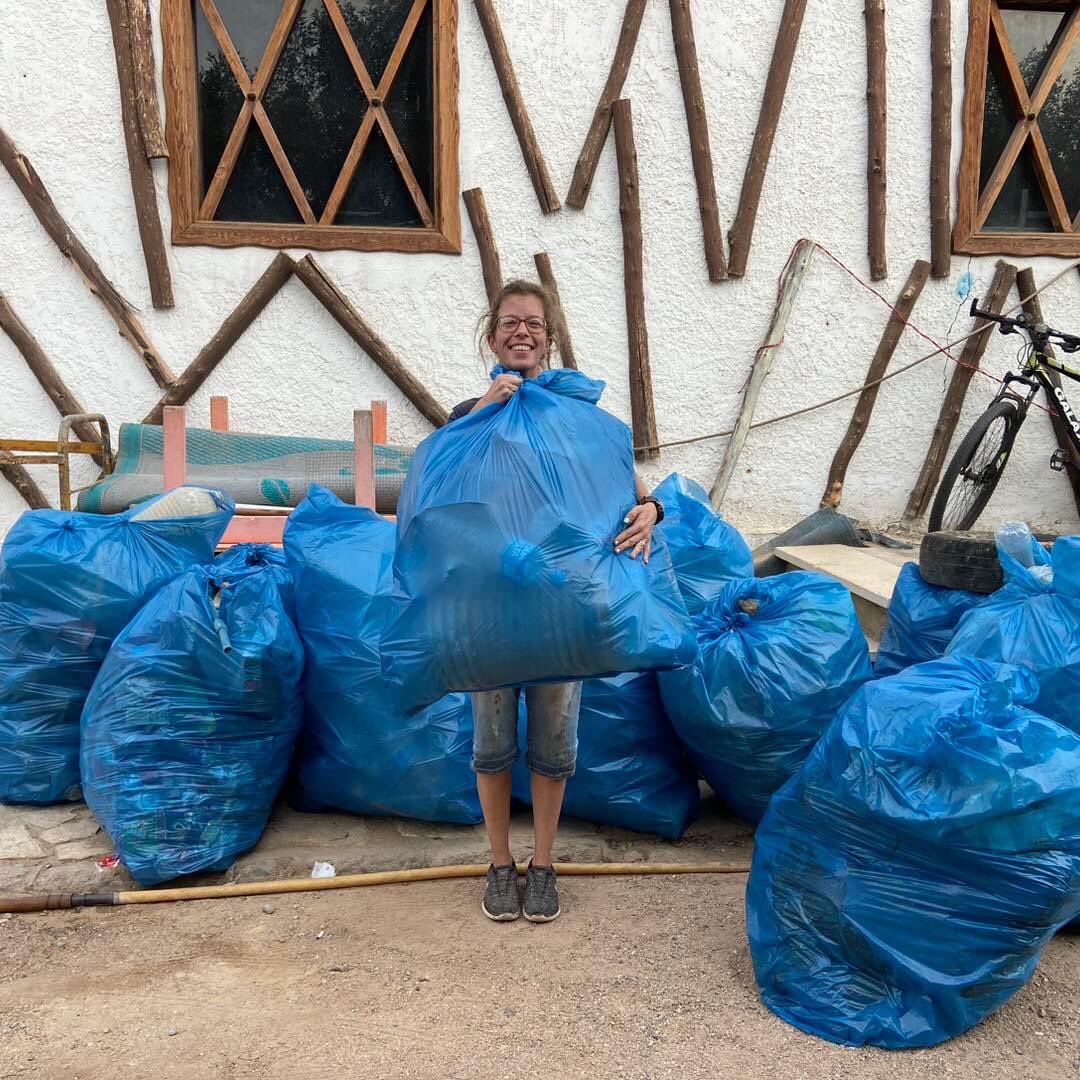 circle_divers's tweet photo. Sometimes the land needs to be cleaned to save the sea. 

Thank you Jacky for all your hard work today. She definitely needs a shower!!! 

#greenfins #savingreefs #cleaningstreets #cleaningstreetstogether #recycleyourtrash #dontthrowrubbishinthesea #pickupafteryourself https://t.co/IxWnE8Uxfd