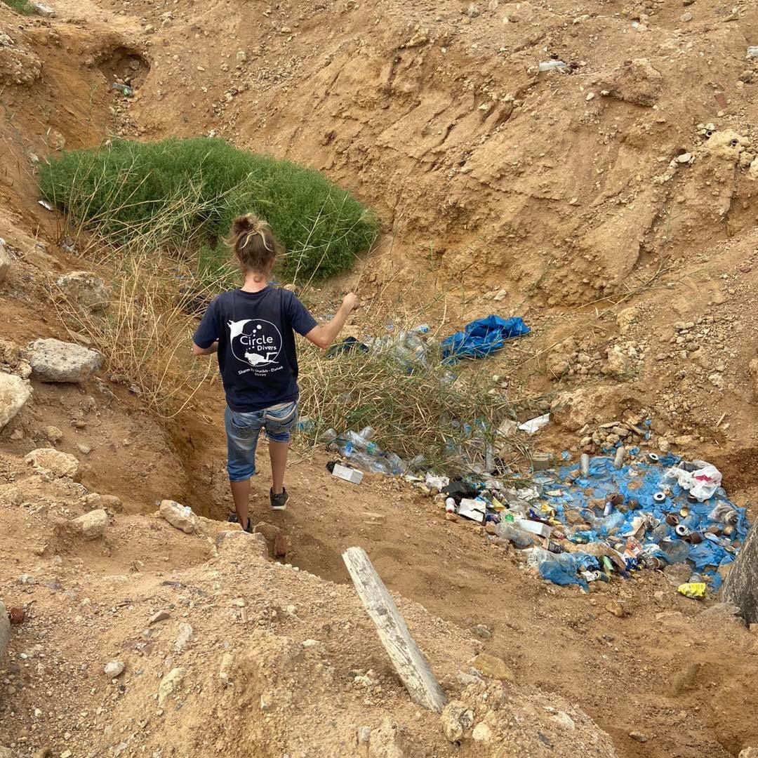 circle_divers's tweet photo. Sometimes the land needs to be cleaned to save the sea. 

Thank you Jacky for all your hard work today. She definitely needs a shower!!! 

#greenfins #savingreefs #cleaningstreets #cleaningstreetstogether #recycleyourtrash #dontthrowrubbishinthesea #pickupafteryourself https://t.co/IxWnE8Uxfd