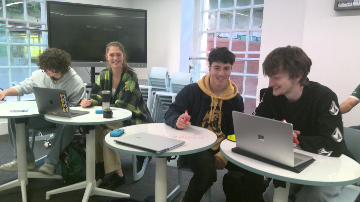 Every Thursday morning this term, aspiring Oxbridge Economists, Computer Scientists, Physicists and Engineers are undergoing Maths interview practice in the AKO Classroom! This week, students were tasked with sketching y=xsin(x)  and y=sin(x^2)