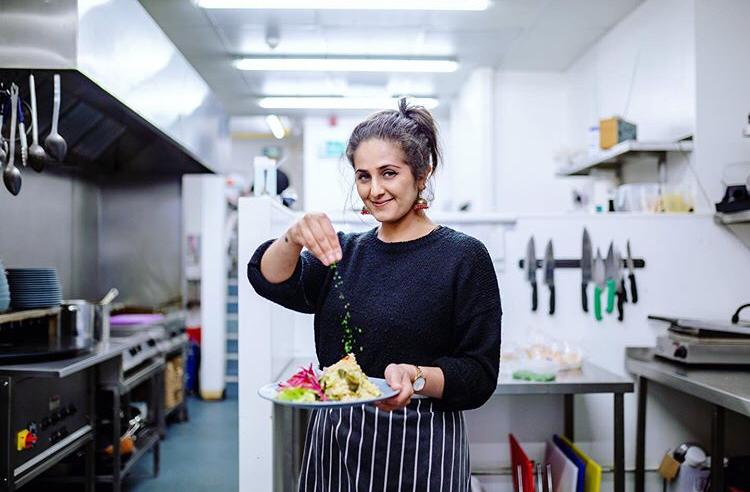 BreadandRosesBD's tweet photo. FINAL FAREWELL LINEUP | 17:00 - LATE | FOOD BY SONIA SANDHU | CAFE

If you can't make it for our daytime programme, don't worry! @hungry_sonia will be serving up all sorts of deliciousness for our party for FREE, what's not to love?! 😋✨

#veganfood #whatveganseat https://t.co/Pxyl87klZ1