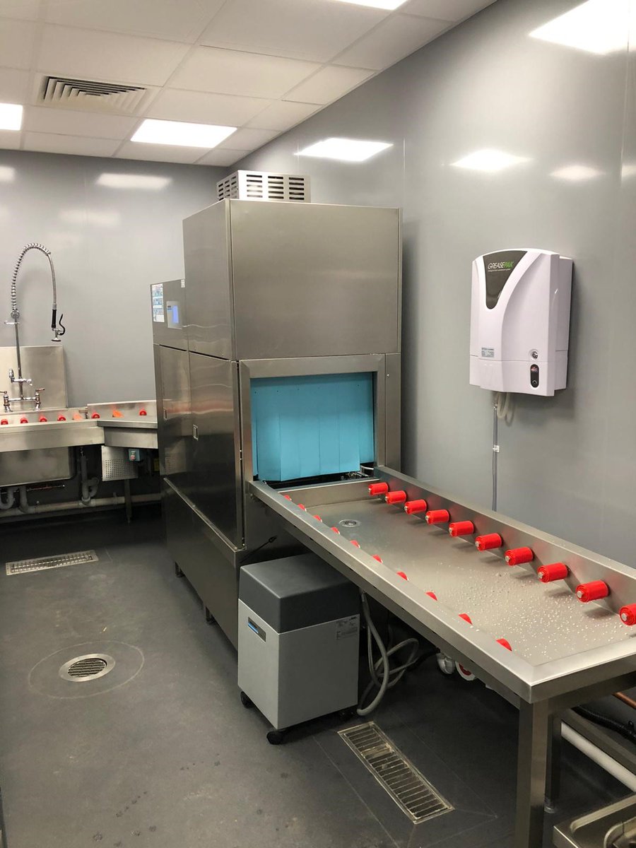 WinterhalterUK's tweet photo. Install for a company supporting the utility networks in the #Midlands. The staff restaurant will be well supported by one of our UC Series glasswashers and one of our MT Series rack dishwashers.
#warewashers #glasswashers #dishwashers #restaurant #install https://t.co/NYAKCHcs9P