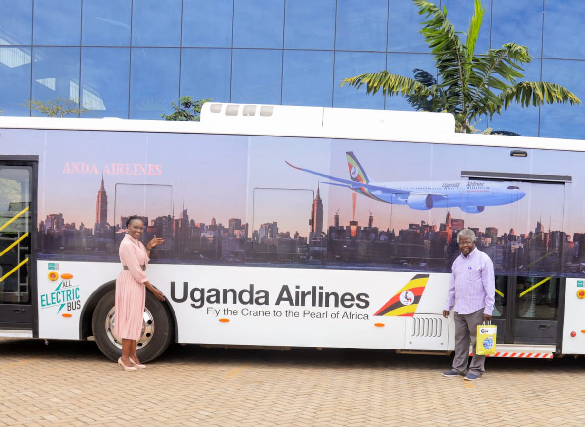 GovUganda's tweet photo. 𝐎𝐑𝐃𝐄𝐑 𝐃𝐄𝐋𝐈𝐕𝐄𝐑𝐄𝐃
@UG_Airlines CEO, Ms. Jennifer Bamuturaki yesterday received the Kayoola Bus from Hon. Prof. Sandy Stevens Tickodri-Togboa, the Executive Chairman of @KiiraMotors  to support the Airline operations. #KayoolaBus https://t.co/WN5BPEgoac