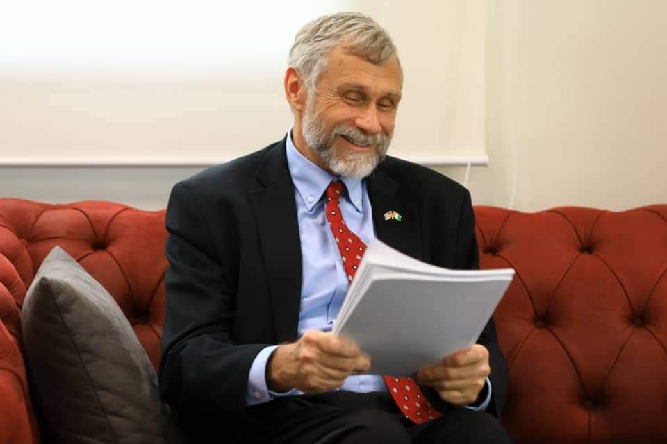 dmBelmonde's tweet photo. Nous avons remis officiellement le MNR et le POS à @USEmbAbidjan SEM Richard K. BELL
Un dispositif de coopération qui permet aux représentants de l’État de remplir leurs obligations de protection et de promotion des droits fondamentaux des victimes.
#nonalatraite #ALTP https://t.co/RJdReD0g98