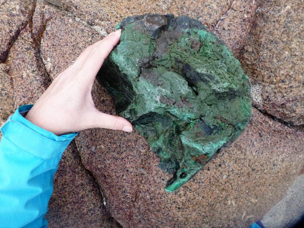 Portheras's tweet photo. Massive #Plastiglomerate washed ashore this morning. Type of #PyroPlastic caused by illegal burning/dumping of plastics @CleanCornwall @Cornish_PPC @sascampaigns @2minuteHQ @DesignMuseum https://t.co/rVhzY959hu