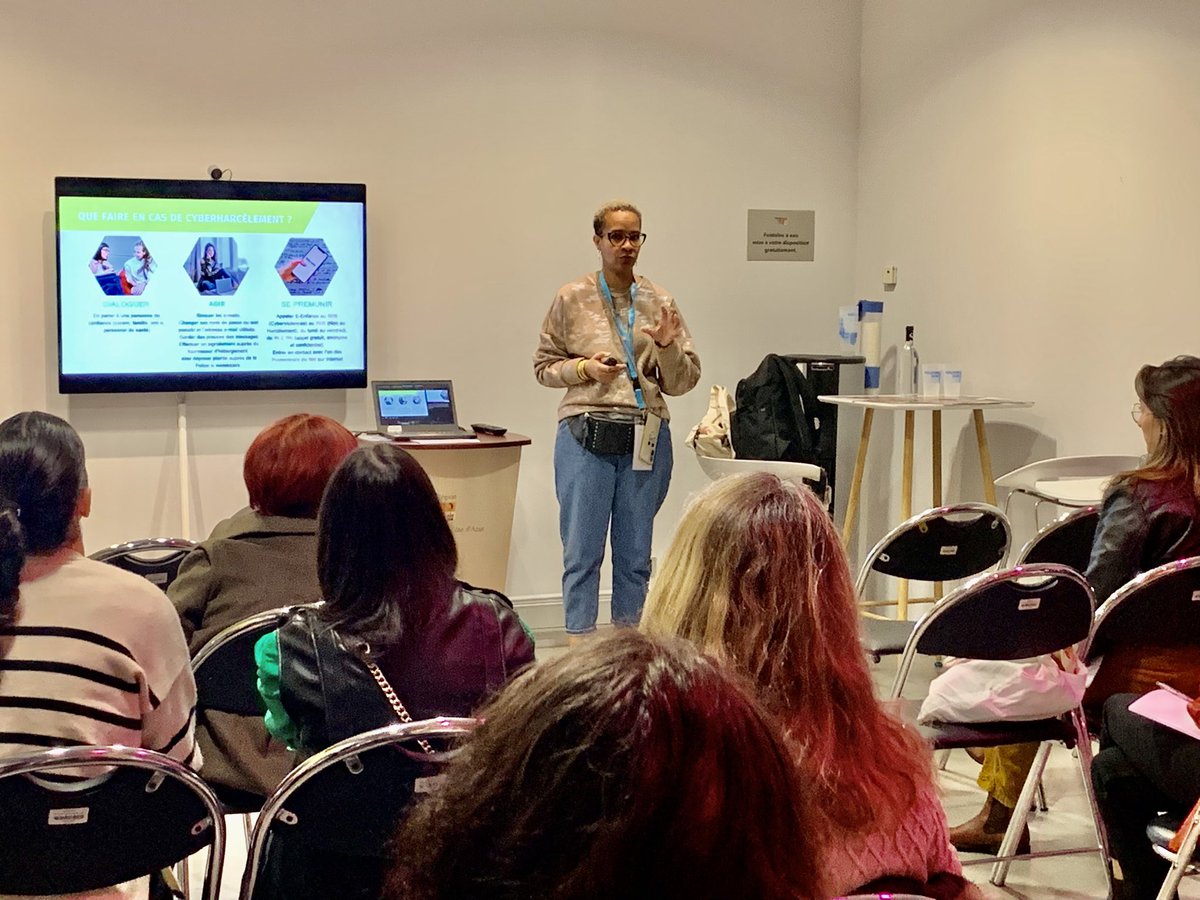 _HeHop's tweet photo. 🔵Dialoguer
🟢Agir
🟠Se Prémunir  @Chrisblackpink partage les bonnes pratiques sur les réseaux sociaux pour se protéger du #cyberharcèlement
#masterclass #respectpourlesfemmes https://t.co/ZnYnFongvI