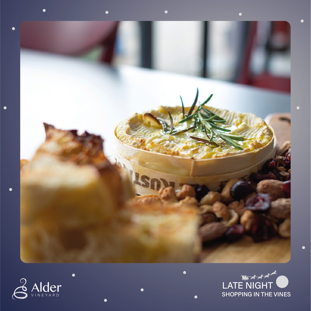 🎁🎶 Late Night Shopping + Live Music in the vines 

Join us on Fri 2nd Dec from 5pm for wine + spirit tastings, Live music from the wonderful @yazzy_music, Build your own hampers, Mulled wine + Christmas nibbles 🎄#giftideas #livemusic

Book your table - bit.ly/3UUsueZ