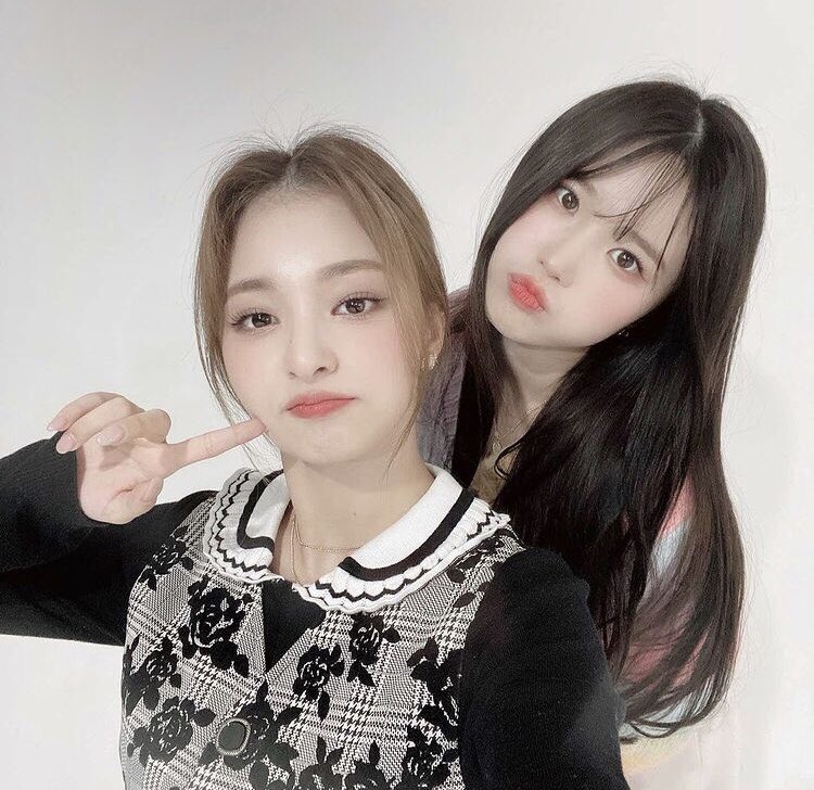 flower06_01's tweet photo. 송하영 이나경 투샷 더 주세요 https://t.co/ZDr03ZXOcf