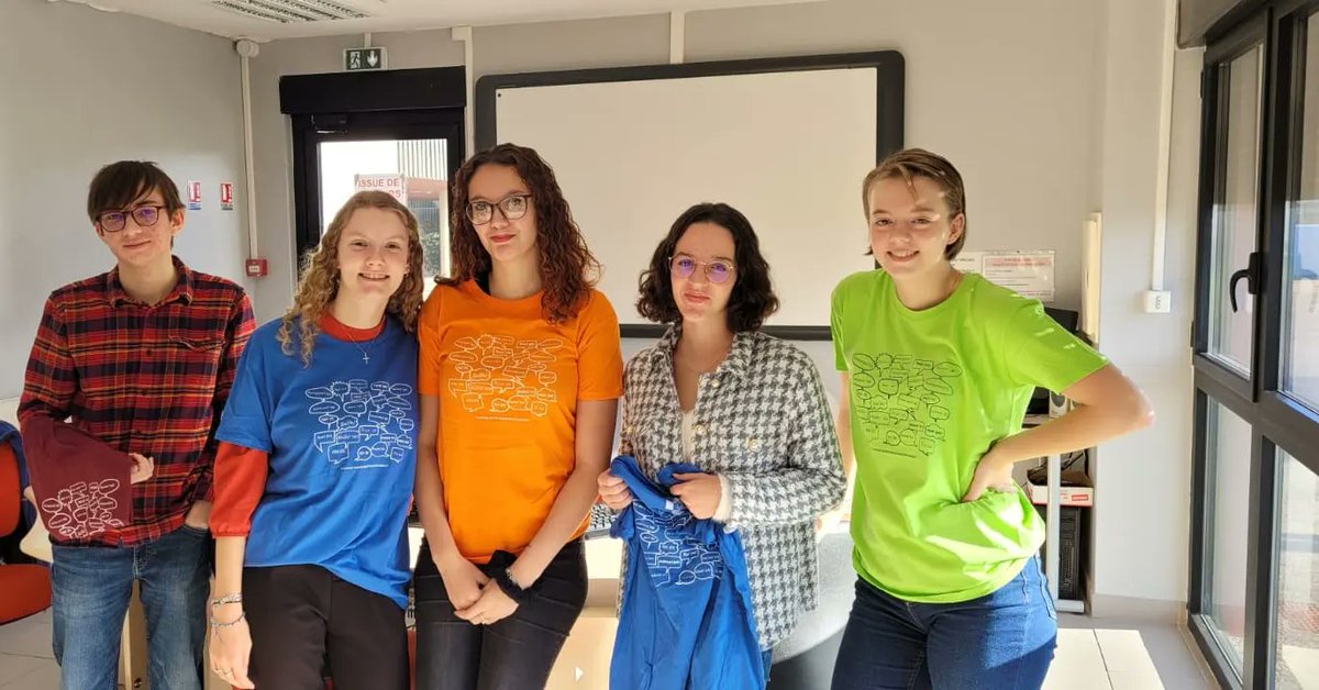 LPODiderot52's tweet photo. Et c'est parti pour le concours #juvenestranslatores de l'@UEFrance ! Bravo pour leur engagement.
@AcReims @OlivierBrandouy @michel_fonne #generationErasmus https://t.co/9GdWM9aqTT