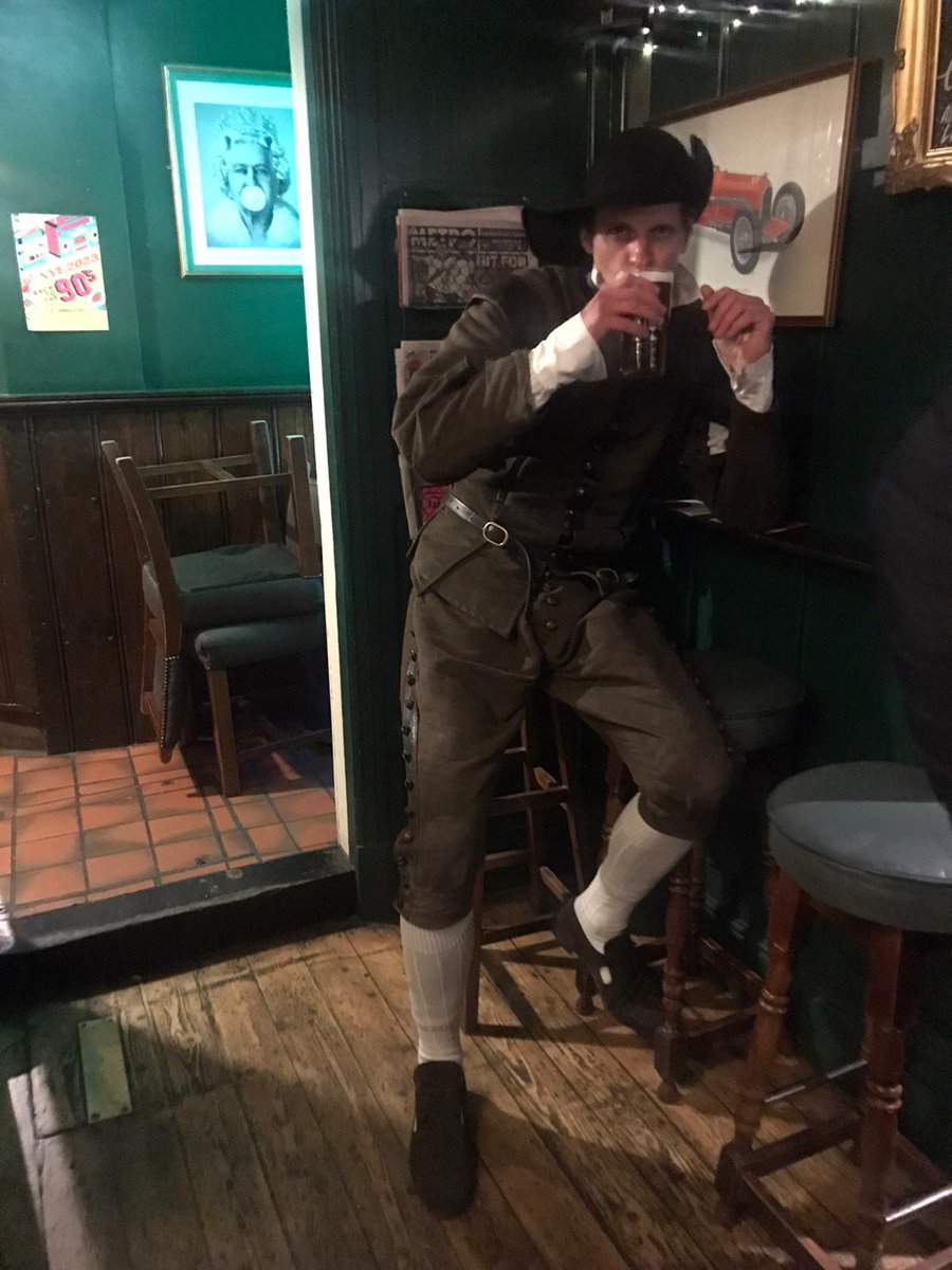 DepConUK's tweet image. Multiple sightings of and encounters with this ?1648 man on Farnham streets (especially courtyards and less observed areas) – he does not present a danger to the public but represents a significant threat to temporal continuity; please report sightings immediately. #FarnhamPortal