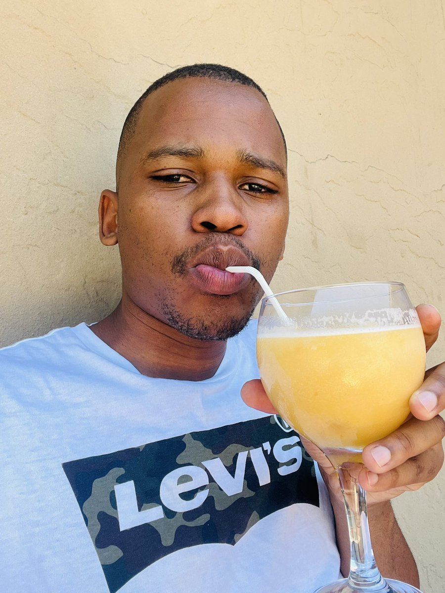 BrianQwabe18's tweet photo. @staceynorman @ecr9495 Rhodes slushy are the best this summer. Add your juice and ice in a blender and taste the cooking bliss @staceynorman @ecr9495 #ECRRhodesQualitySummer https://t.co/IWNnwPbH42
