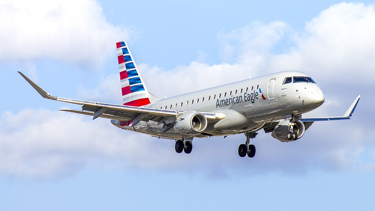 #NEWS | An American Eagle pilot who was incapacitated during a departure from Chicago O'Hare Airport over the weekend has later died in hospital.

Read more at AviationSource!

aviationsourcenews.com/airline/americ…

#AmericanEagle #Chicago #OHare #AvGeek