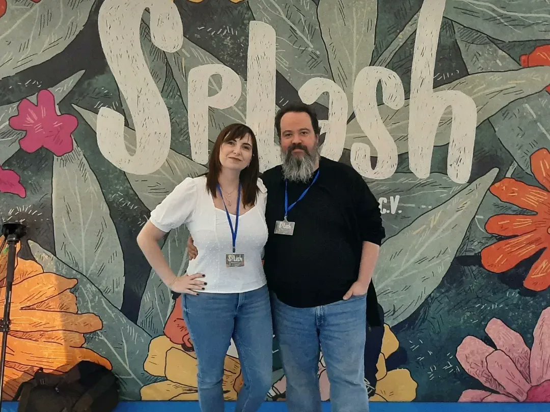 EduMcGuinness's tweet photo. Todo esto mano a mano con mi compañera de fatigas tebeiles @iria #splash2021 #splashsagunto #festivaldecomic https://t.co/hyU2a5deFT