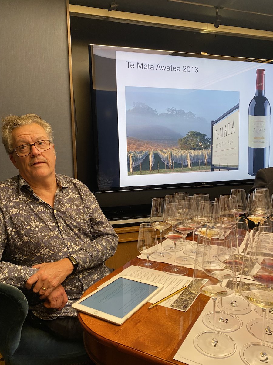 Apart from a slew of first rate wines from the 2019, 2020 and 2021 vintages, @nzwineeurope decided to show how these wines can age. A masterclass, hosted by @petermccombie, showed Sauvignon Blancs from as far back as 2003 and Pinot from 2008 onwards. Click the-buyer.net/tasting/wine/n…