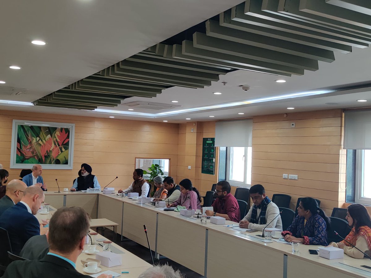 NITIAayog's tweet photo. During the bilateral meeting, the following sectors of interest were discussed:

⚡️ Energy
💻 Artificial Intelligence
🌏 #SDGs 
🌾 Agro-ecology https://t.co/66Hk48C477