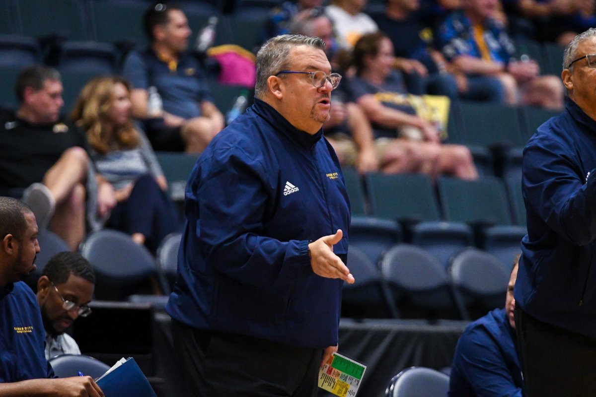 Coach Joe Esposito tweet media