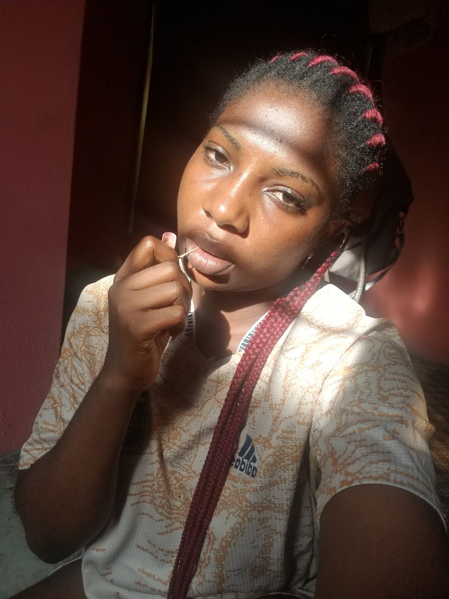 MzRita7's tweet photo. Men worry their hands on how ladies with nails washes their private parts neatly,
Tailors with nails worry themselves on how to get thread pass through the needle eye.
#DifferentKind of headache ππ
Life of #DaPcsTailor https://t.co/8JJb49UAcv