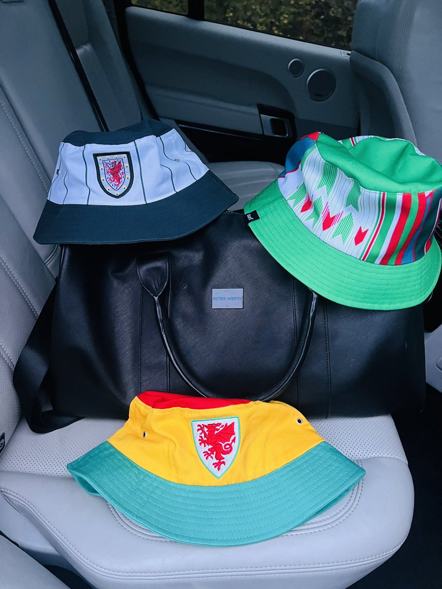 Tenerife bound ✈️ 🏴󠁧󠁢󠁷󠁬󠁳󠁿⚽️🍺<a href="/Kyle_quarters/">Kyle Quartermaine</a> looking forward to a few quiet days with you pal 😂🍺