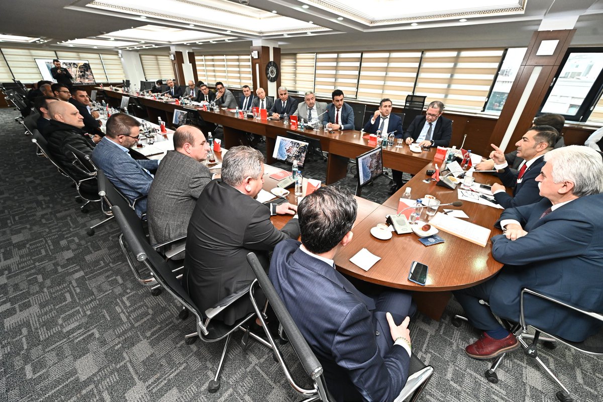 erdogan_ugr's tweet photo. +> #TCDD 3. ve 7. Bölge Müdürlerimiz, #Kaklık #Lojistik Merkezi Temsilcimiz ve #MEDLOG #Türkiye #Transport &amp; #Logictics Denizli #Sarayköy İstasyonu Sorumlumuzla bir araya getirdik. #Demiryolunda yük taşımacılığıyla ilgili işleyiş, altyapıda son durum, aksaklıklar ve +>> https://t.co/GftPevDeYz