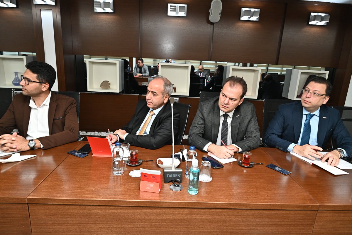 erdogan_ugr's tweet photo. +> #TCDD 3. ve 7. Bölge Müdürlerimiz, #Kaklık #Lojistik Merkezi Temsilcimiz ve #MEDLOG #Türkiye #Transport &amp; #Logictics Denizli #Sarayköy İstasyonu Sorumlumuzla bir araya getirdik. #Demiryolunda yük taşımacılığıyla ilgili işleyiş, altyapıda son durum, aksaklıklar ve +>> https://t.co/GftPevDeYz