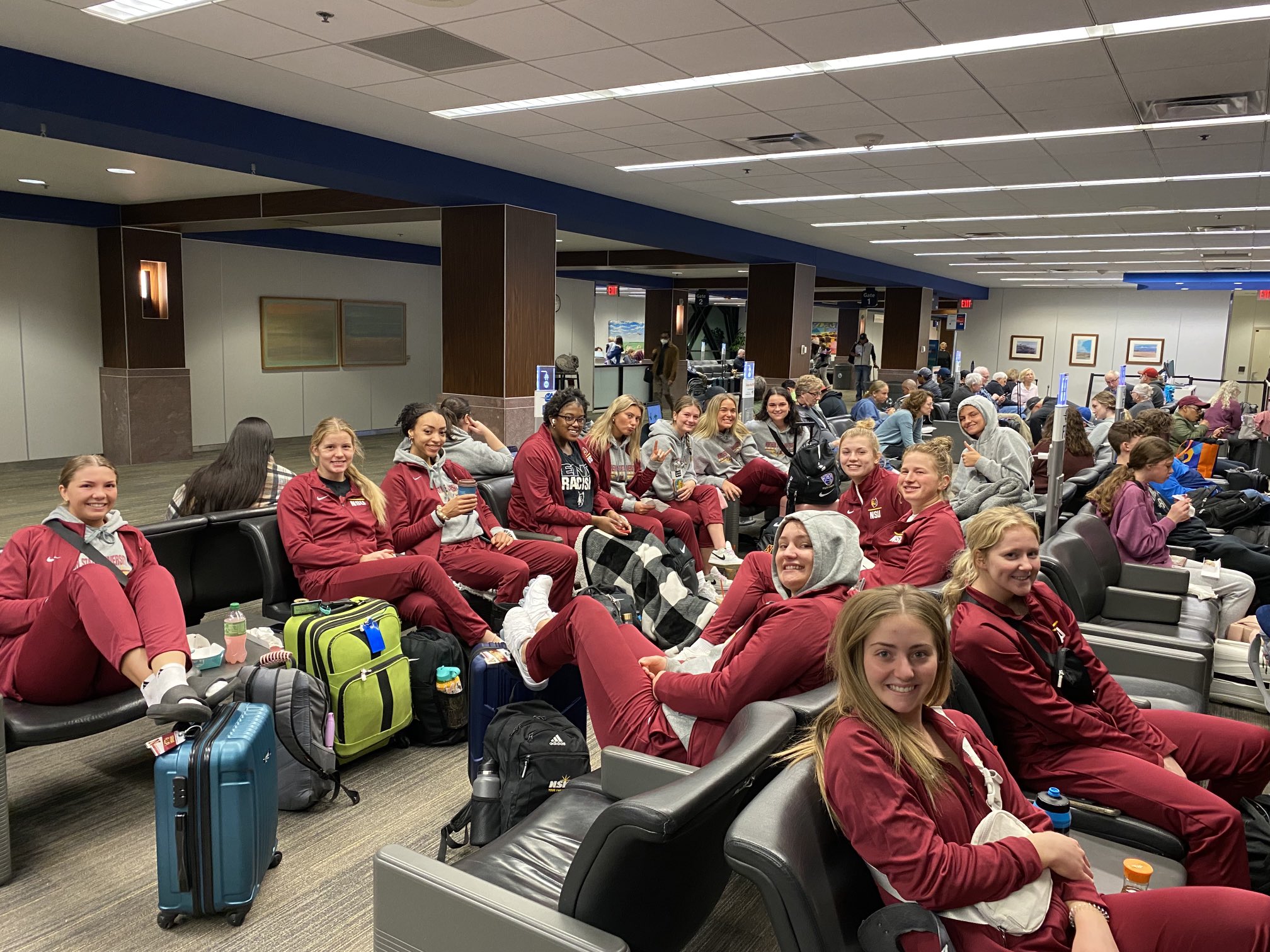 Paula Krueger on Twitter "Happy Thanksgiving!!! ⁦nsuwolves_wbb