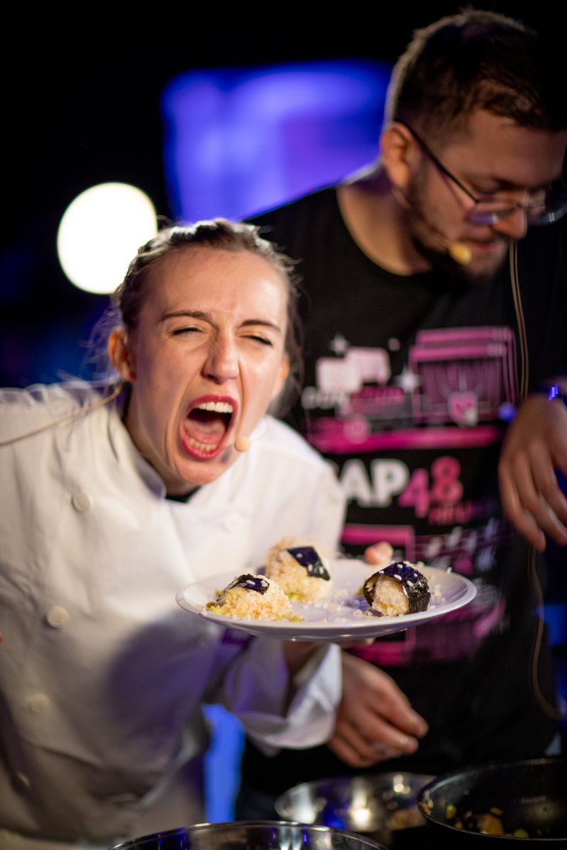 RTBF_iXPe's tweet photo. Sur son poste de stream, à la présentation et même... en cuisine (pendant un live mémorable avec @_bazyy), comment aurait-on pu survivre à ce #CAP48heures sans @Nensha_ et son sourire ? Merci 🔥
📸@Krysthal_Live https://t.co/QmHCnSQJ5H