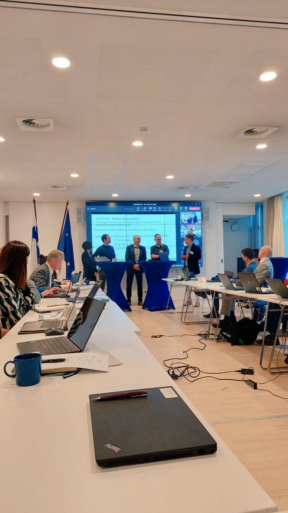 EFIForestPolicy's tweet photo. We are participating in kick-off meeting of #EUFORE project coordinated by @europeanforest. Key effort of the project will be to develop strategic #research & #innovation agenda for #forestry and support preparation of #European R&I partnership on forests under @HorizonEU 👩💻🌳📃 https://t.co/x08VERYS2U