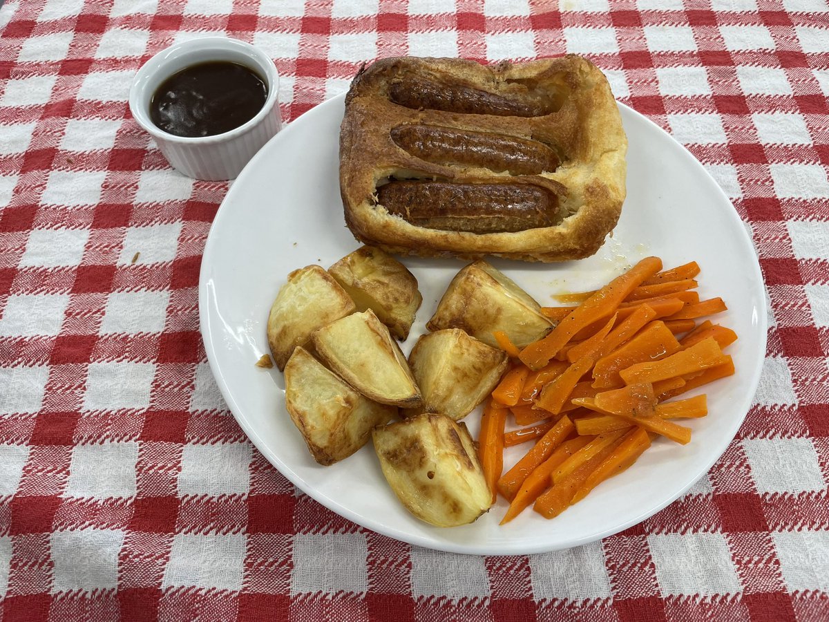 EPA_TECHNOLOGY's tweet photo. Well done year 10! #foodandnutrition #classroomsmellsamazing #year10 https://t.co/8OpqfPzpTv