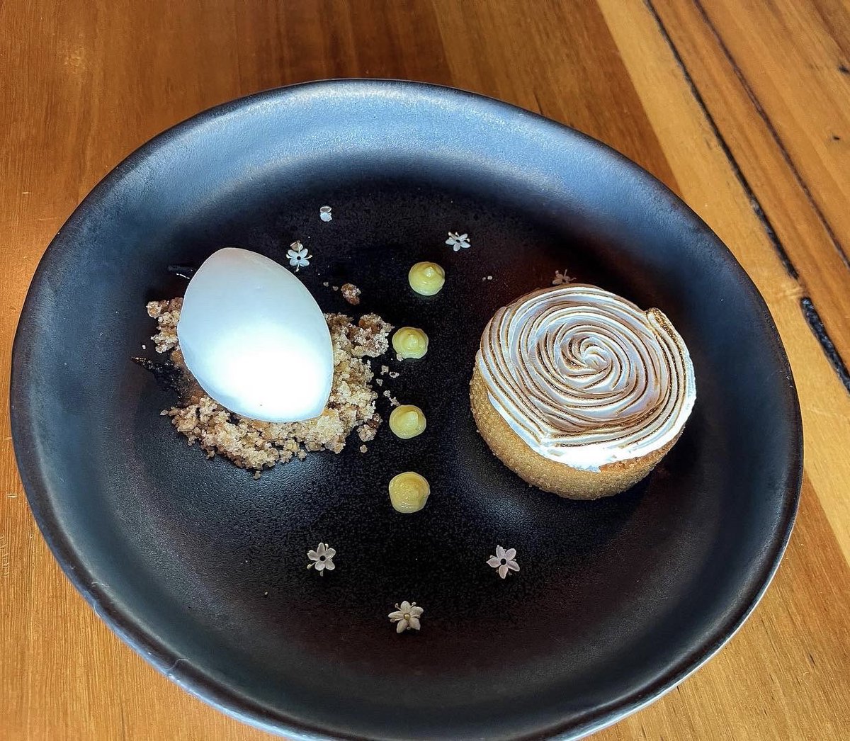 OchreRestaurant's tweet photo. This could have been your dessert tonight 🤷‍♀️👌 soooooo good!! 
Lemon Myrtle and macadamia tart with lemon aspen sorbet 😯 https://t.co/yBogjoEd8O