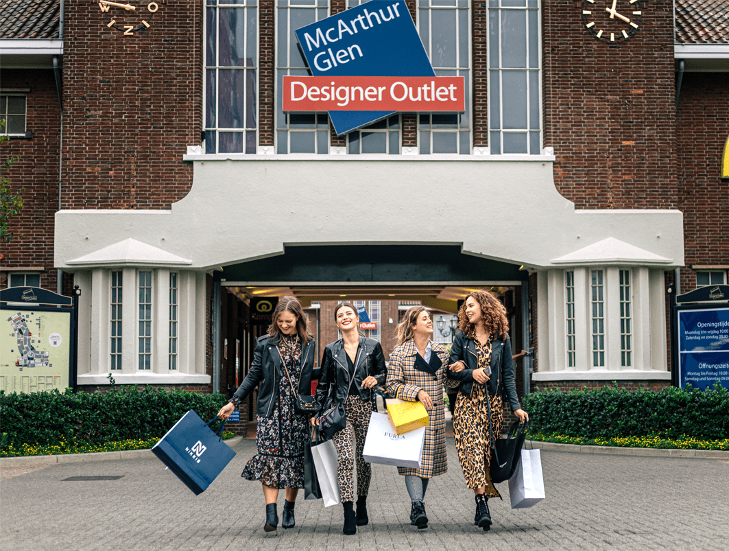 Verkeersmaatregelen rondom #blackfriday bij #designeroutletroermond, samen houden we #roermondbereikbaar: roermondbereikbaar.nl/nieuws-roermon…

#weareroermond #roermond
