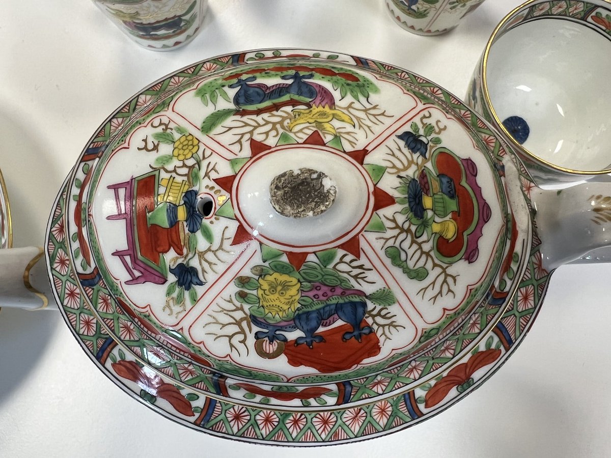 We were “like excited kid(s) in a sweet shop!” 😃uncovering treasures @TheMoRW on a recent research visit @BenCJCooper Discussed #trade “beasties” #Jingdezhen #kailin @LloydsofLondon #education #tea #porcelain #highsociety @UKTalkingTea #EwC @HJ_Colston @JoJojeffree #AnneHaworth