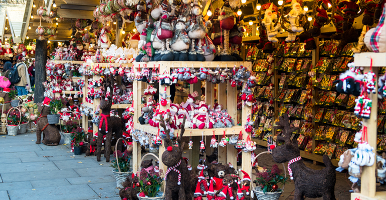 As Brits face up to the biggest fall in living standards since World War II, everyone is looking for ways to economise this Christmas. The home delivery expert ParcelHero says buying and sending gifts early could save... ow.ly/NGHs104fP2i #logisticsnews #supplychain