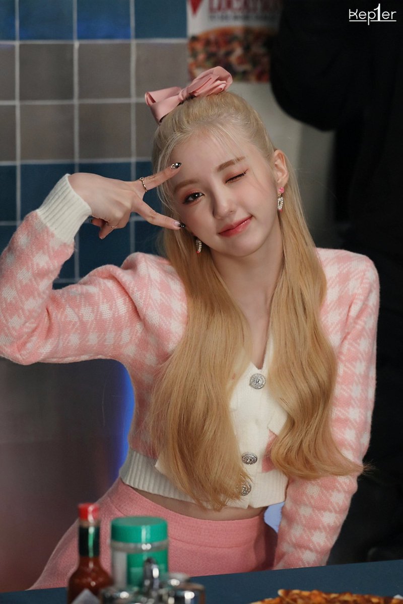 7colours0822's tweet photo. 221124 다음카페 
Trouble Shooter MV Behind #강예서 https://t.co/ZYd3TelV4L