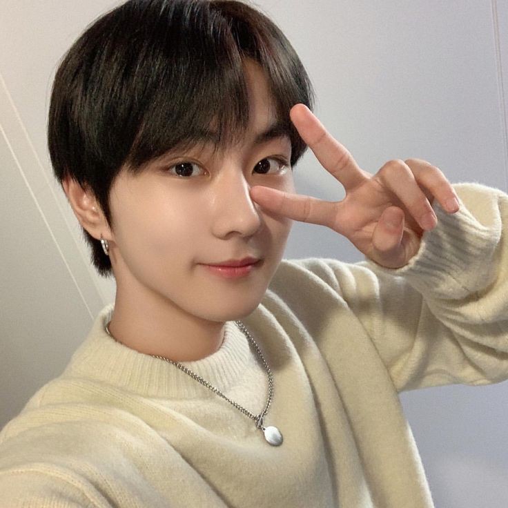 mxplode_'s tweet photo. #MXPLODE #JUNGWON
브이 포즈! ✌️🎧 https://t.co/NHDzWEM81M