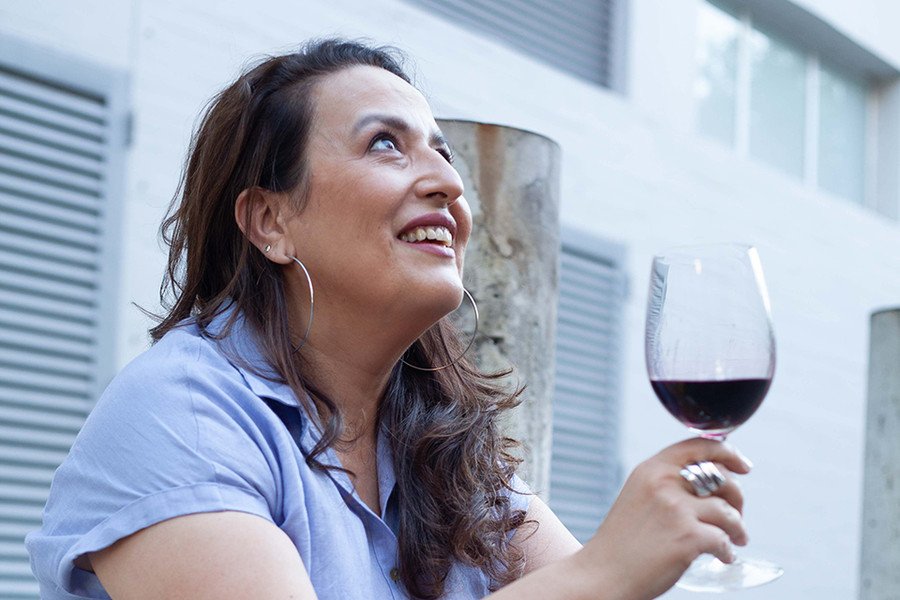 "El vino da de comer a 400 mil familias,  hay 17.000 productores. Se producen vinos desde los 200 a los 3000 mts de altura" <a href="/chicasommelier/">Marce Rienzo</a> en #DejameQueTeCuente 
#DiaDelVinoArgentino 
<a href="/FolkloricaFM987/">Radio Nacional Folklórica FM 98.7</a>