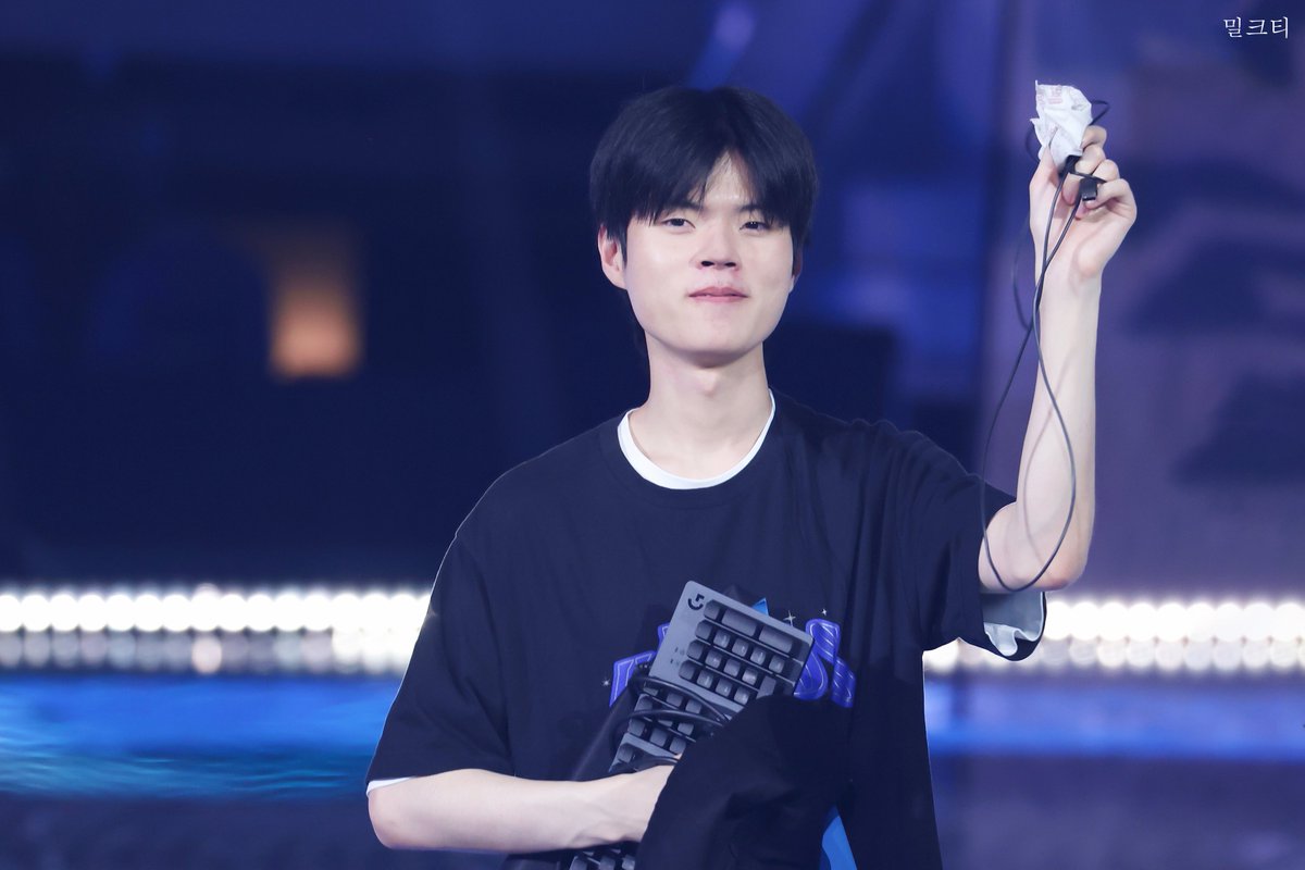 ^ㅅ^ 👋
#Deft 
#데프트