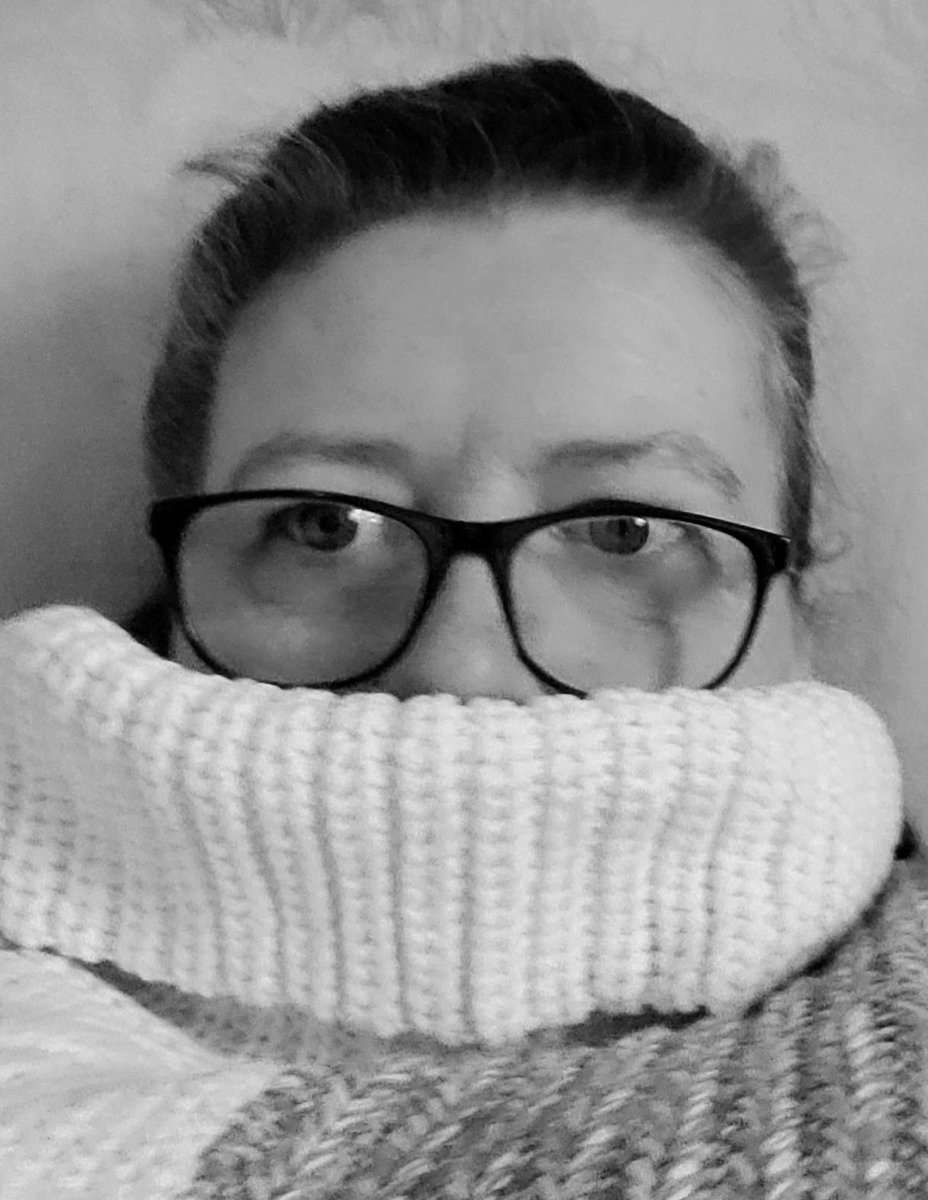 SueMcAngel's tweet photo. Upped the jumper game a bit today,was hoping not to need to go to this level yet but ended up bedded down yesterday afternoon with Raynauds kicking off and causing  neuralgia ....
#CaringCold #CaringToday #unpaidcarers #carers https://t.co/F88mE0jRWb