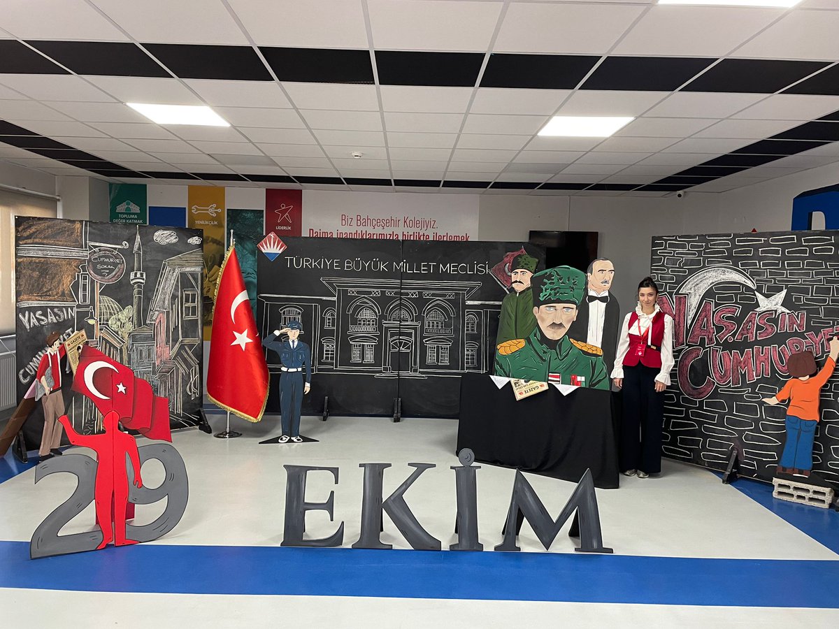 29 Ekim sahne dekor tasarımı 
#Görselsanatlarekip
@zeybekmurat35 
<a href="/ilkay_tandogan/">İlkay Nazlı Tandoğan</a>