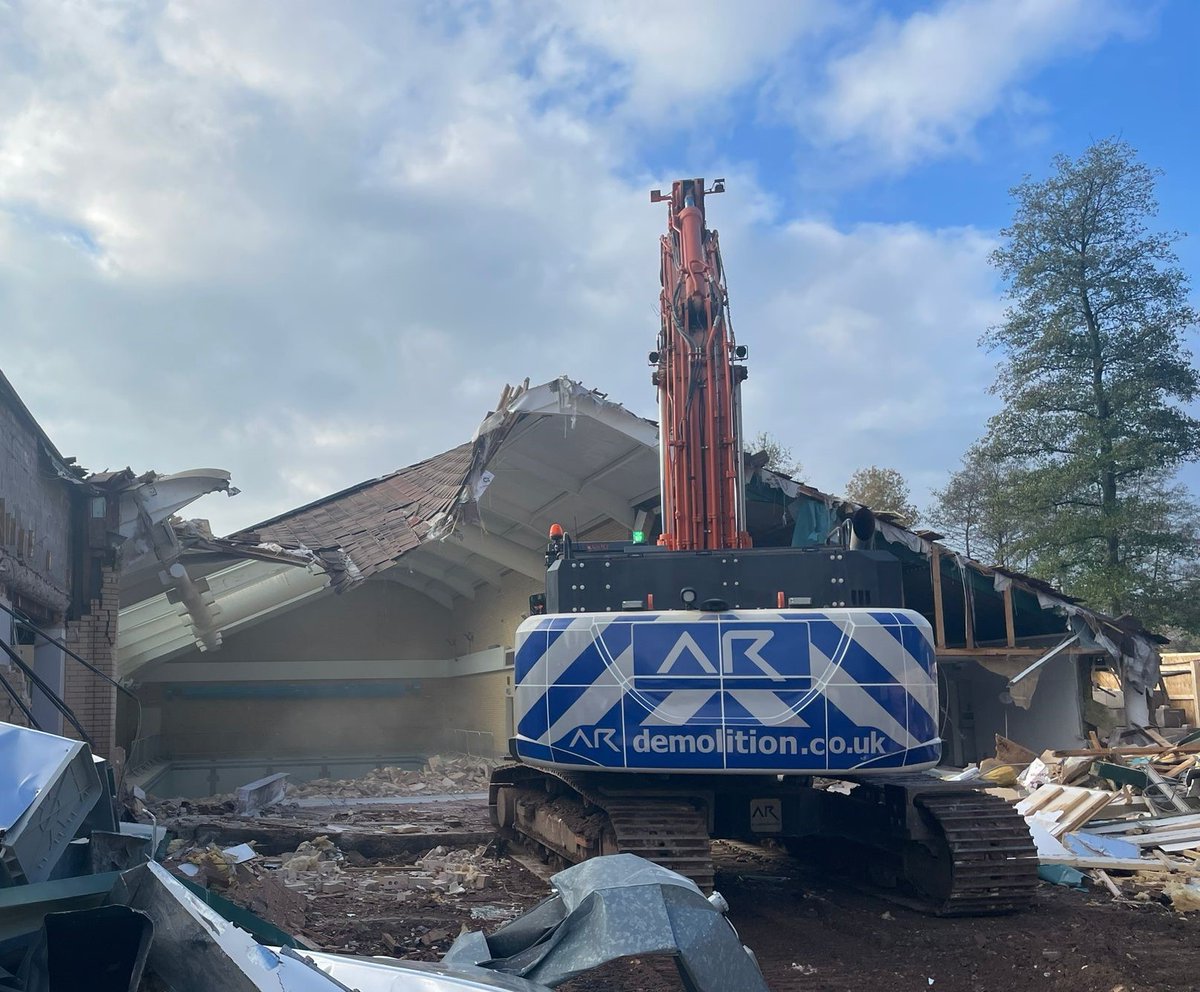 ardemolitionltd's tweet photo. AR has started #demolition at the site of Abbey Fields in #Kenilworth. It is great to be a part of this project ensuring the protection of the Scheduled Ancient Monument and local wildlife. Keep following for further #updates as the project progresses. #TheEnablingPartner https://t.co/OofgbolYGg